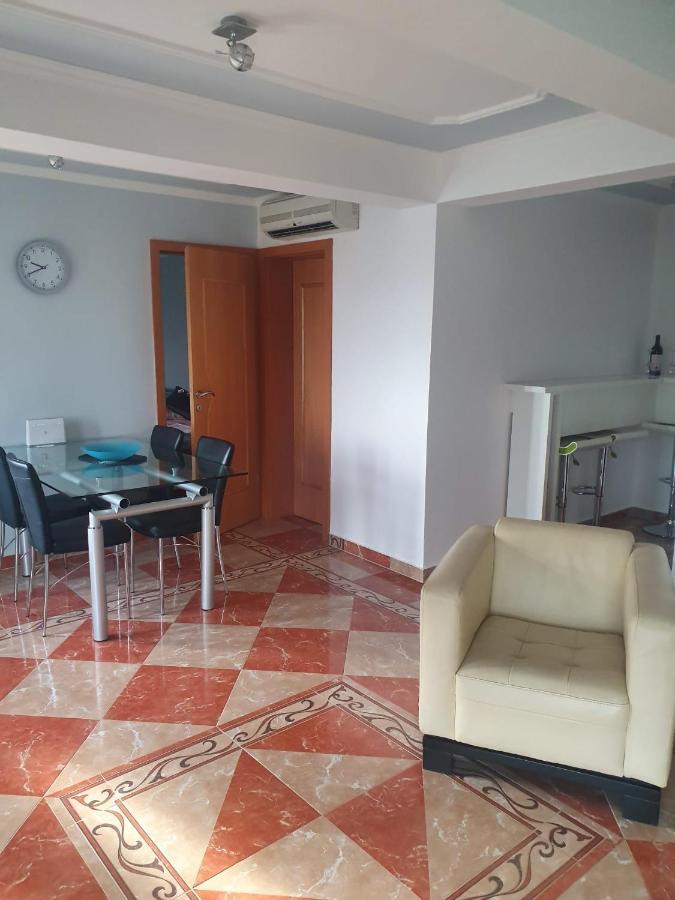 Villa Apartmani Anja Dobra Voda Exterior photo
